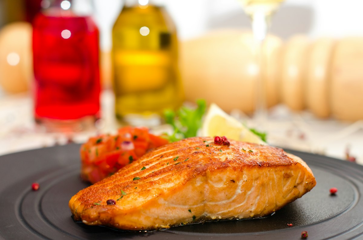 Salmon - sumber omega-3 dan protein premium